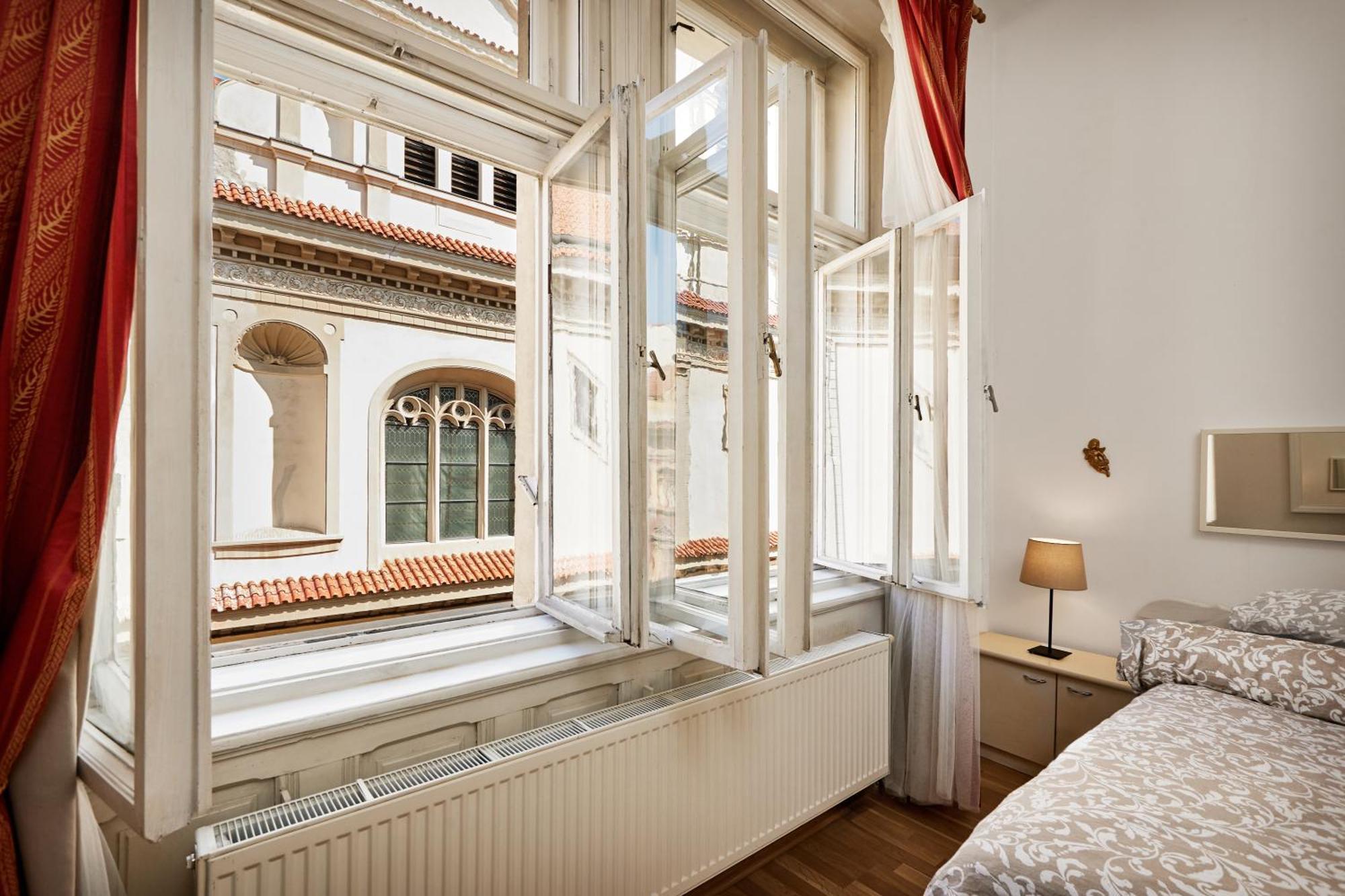 Apartmán Old Town & Parking Assistance Praha Exteriér fotografie